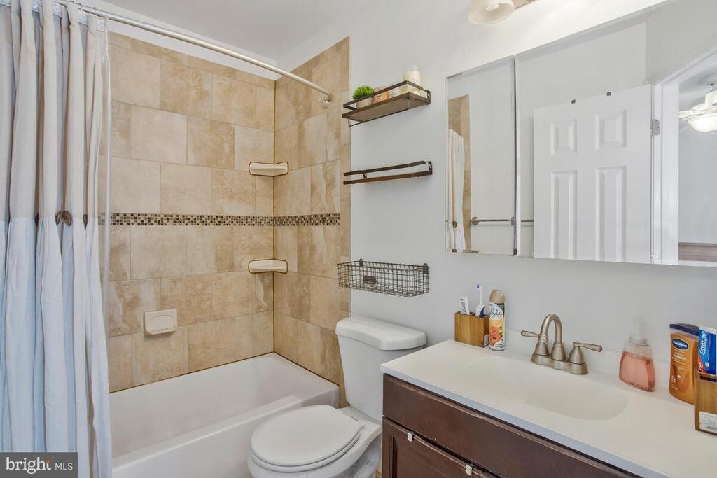 1622 FALLOWFIELD COURT