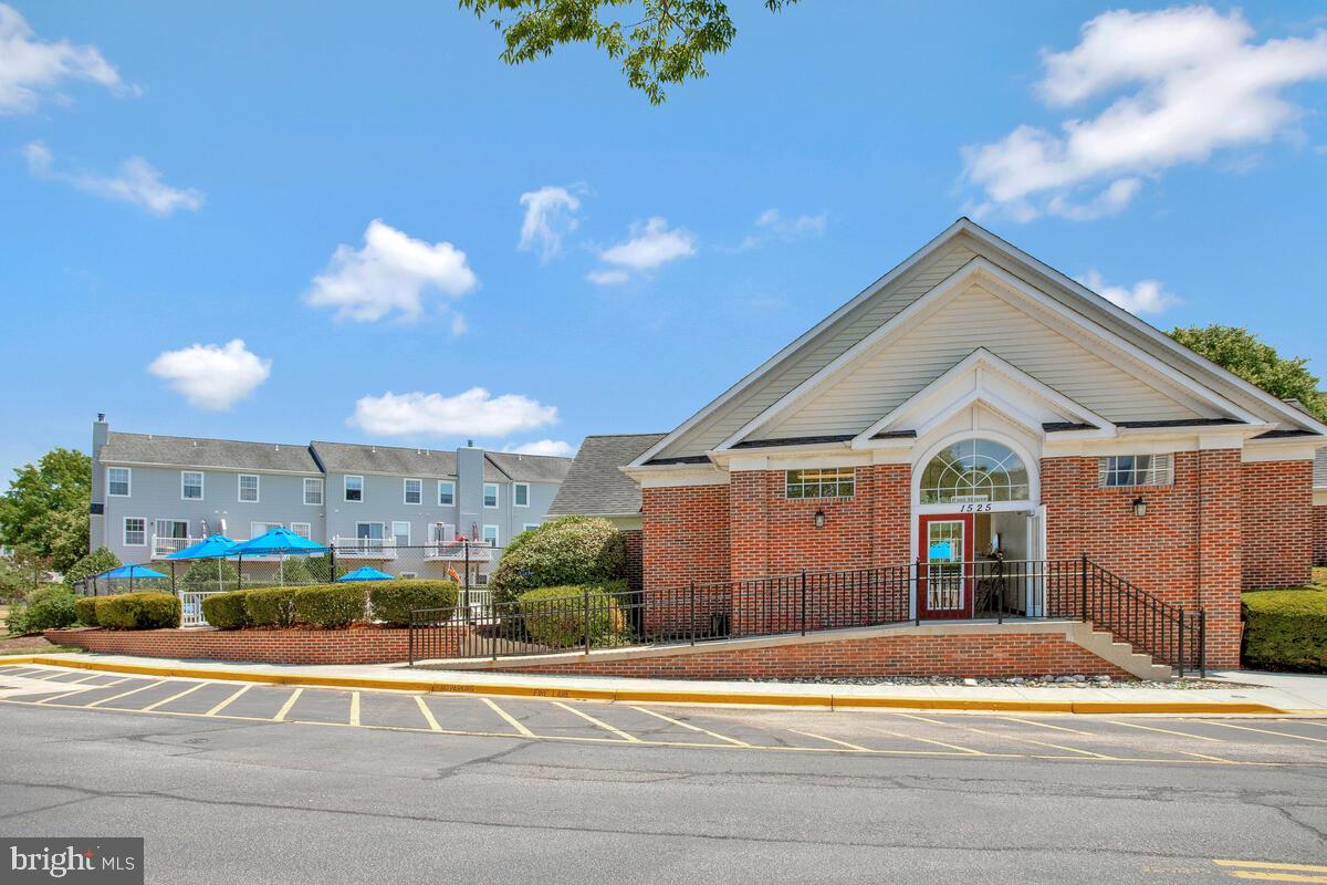 1622 FALLOWFIELD COURT