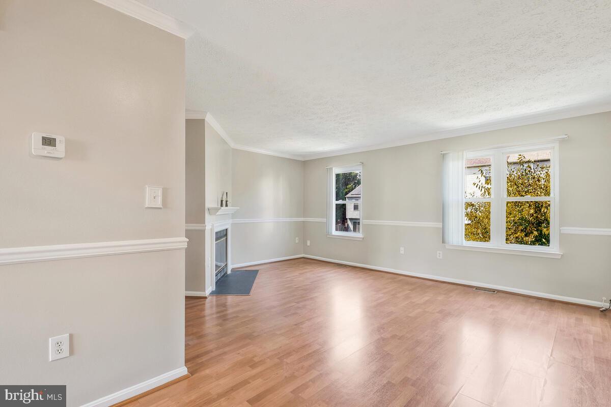 24 OAKSIDE LANE