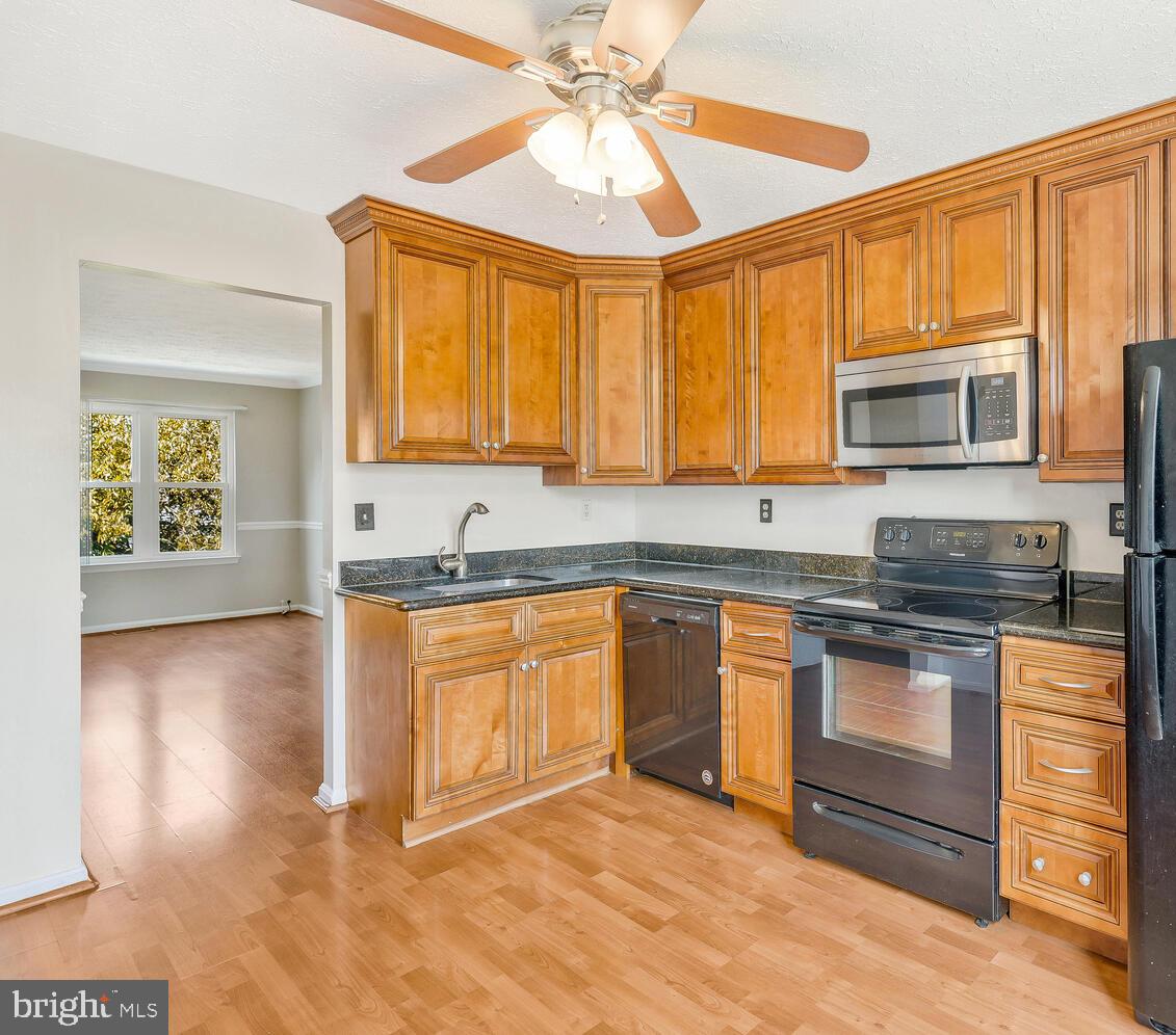 24 OAKSIDE LANE