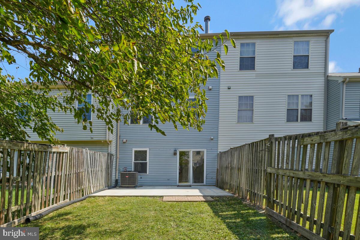 24 OAKSIDE LANE
