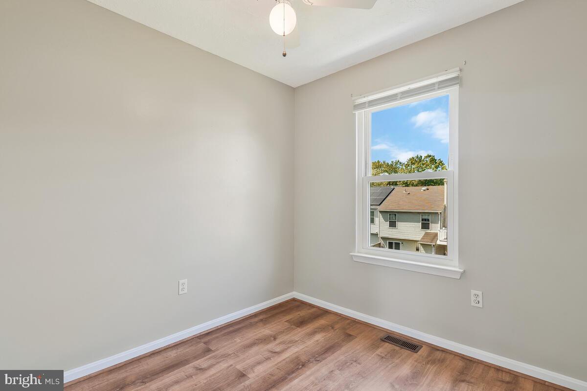 24 OAKSIDE LANE