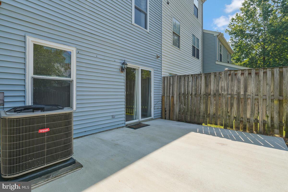 24 OAKSIDE LANE