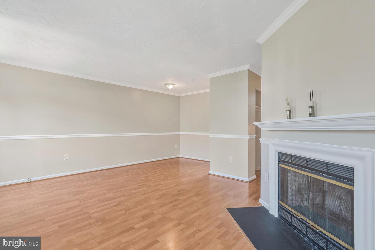 24 OAKSIDE LANE