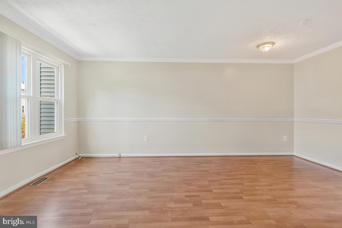 24 OAKSIDE LANE