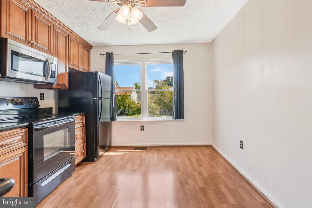 24 OAKSIDE LANE