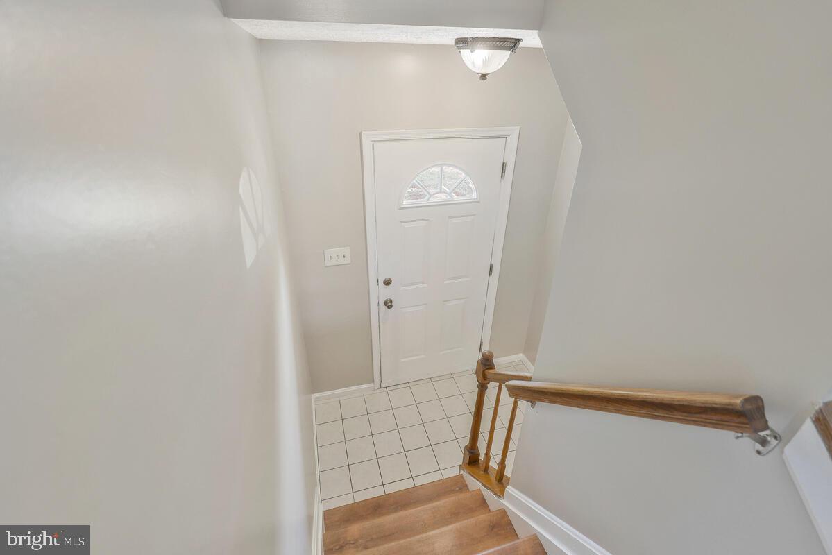 24 OAKSIDE LANE