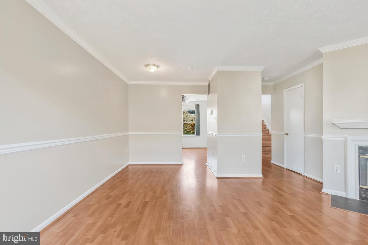 24 OAKSIDE LANE