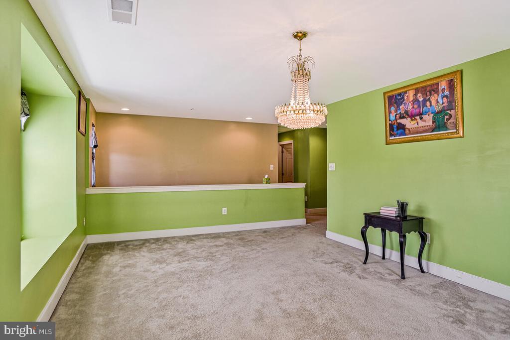 9792 ELMSHORN COURT