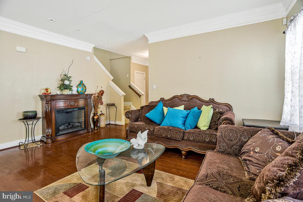 9792 ELMSHORN COURT