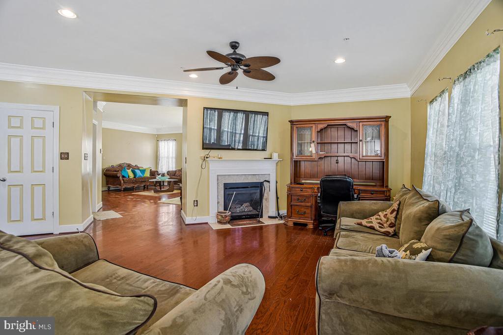 9792 ELMSHORN COURT