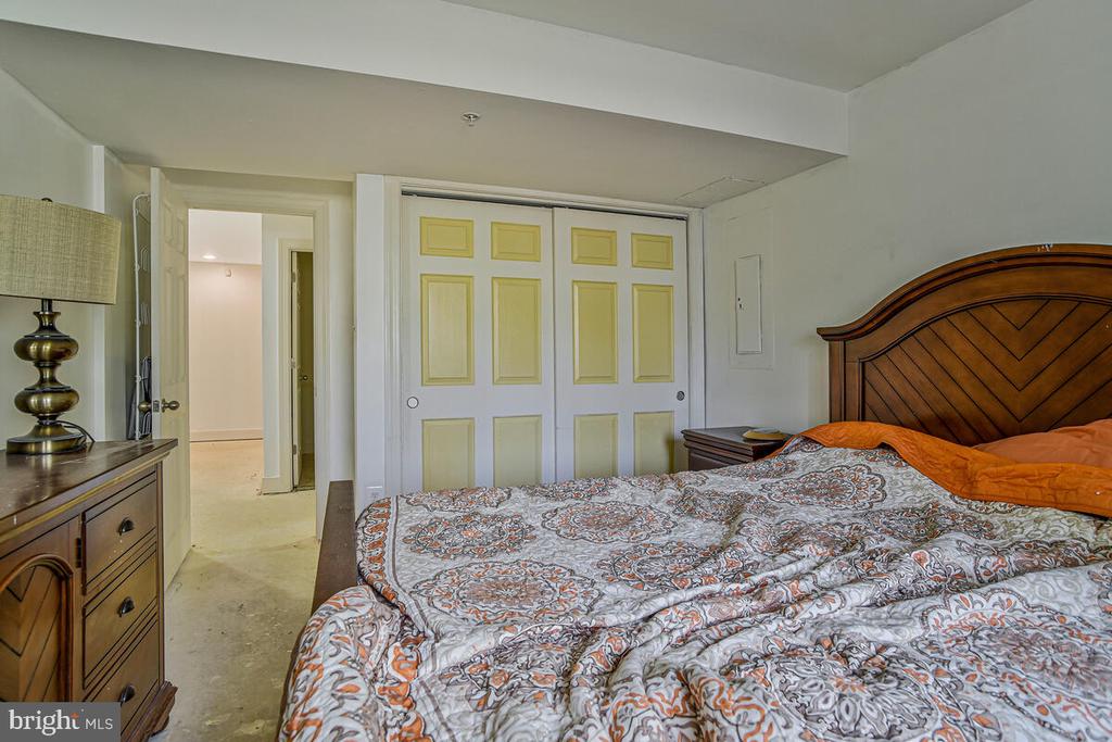 9792 ELMSHORN COURT