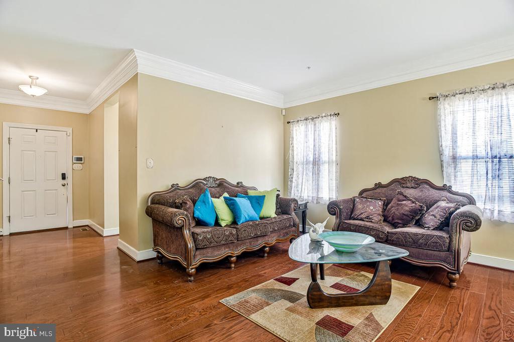 9792 ELMSHORN COURT