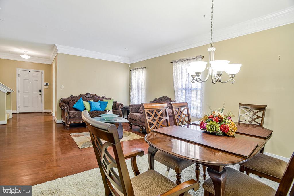 9792 ELMSHORN COURT