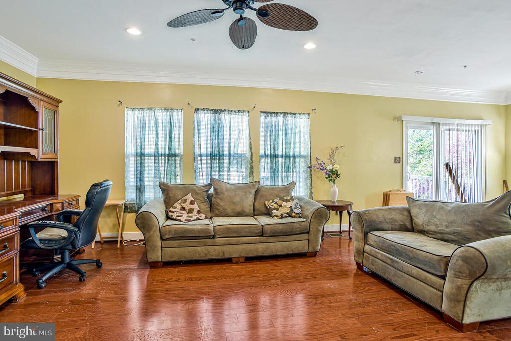 9792 ELMSHORN COURT