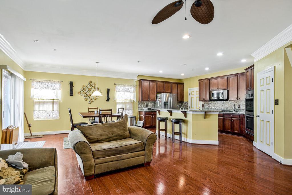 9792 ELMSHORN COURT