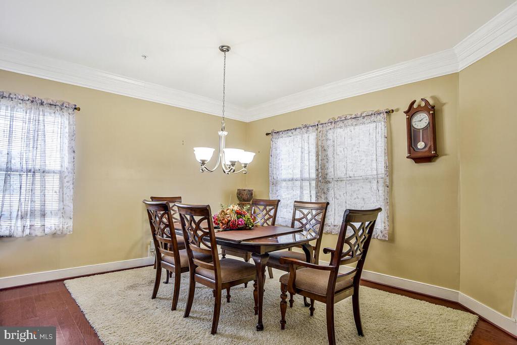 9792 ELMSHORN COURT
