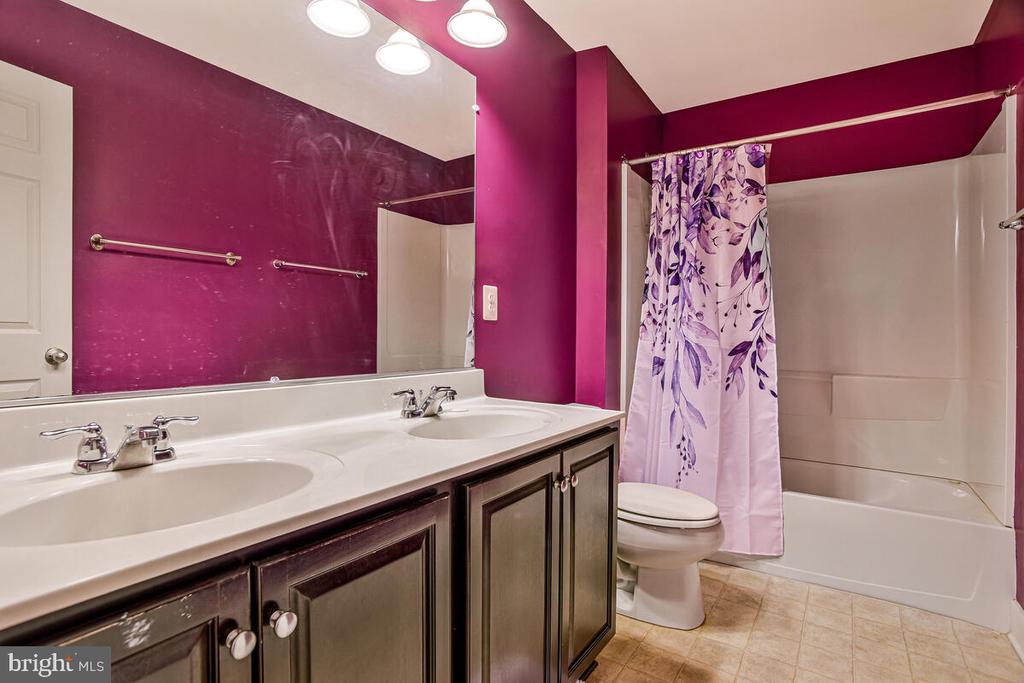 9792 ELMSHORN COURT