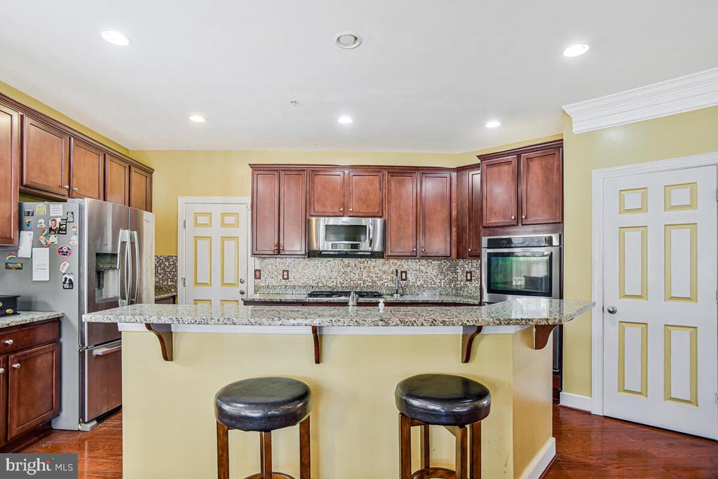 9792 ELMSHORN COURT
