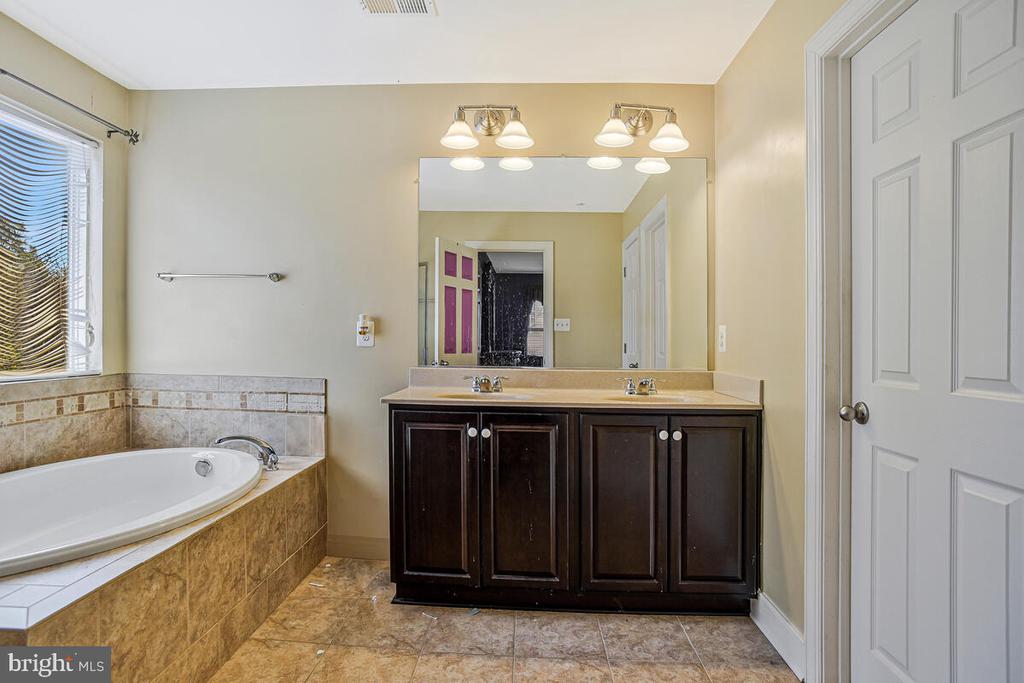 9792 ELMSHORN COURT