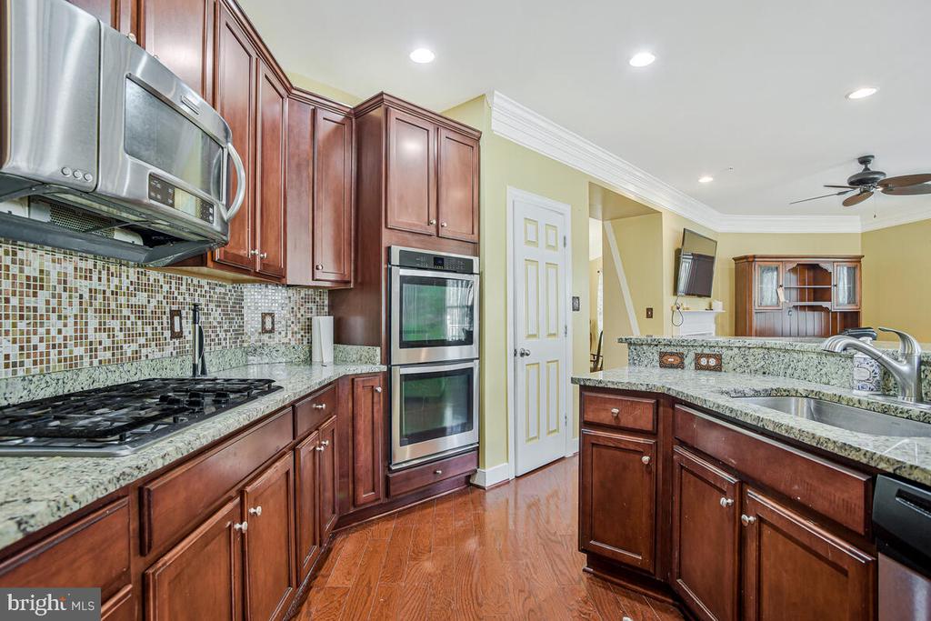 9792 ELMSHORN COURT