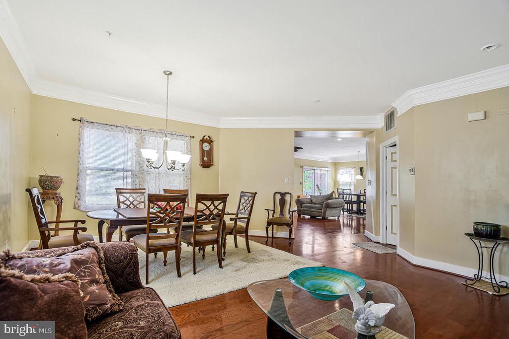 9792 ELMSHORN COURT