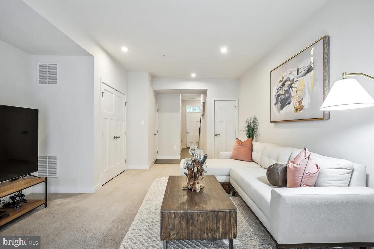 6613 BALLENGER RUN BOULEVARD