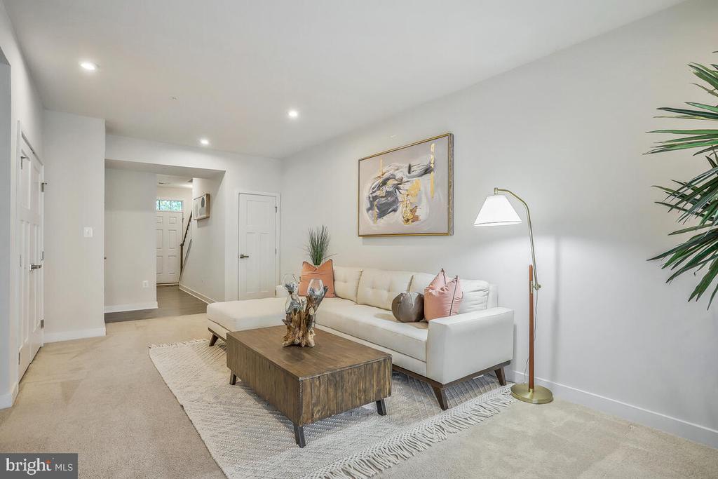 6613 BALLENGER RUN BOULEVARD