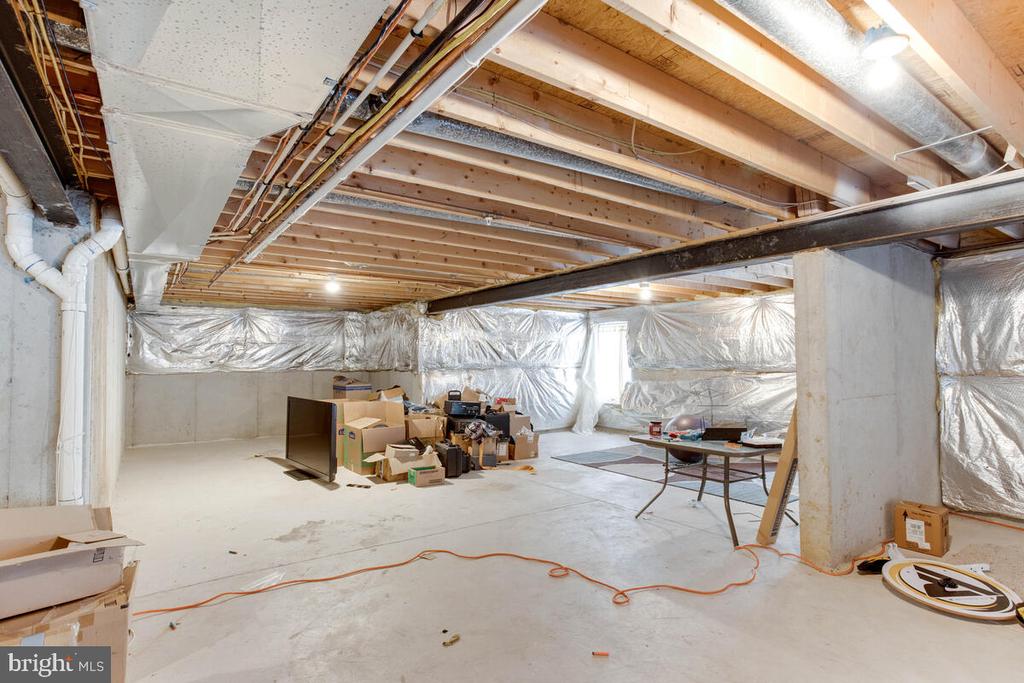 8014 OWENS WAY