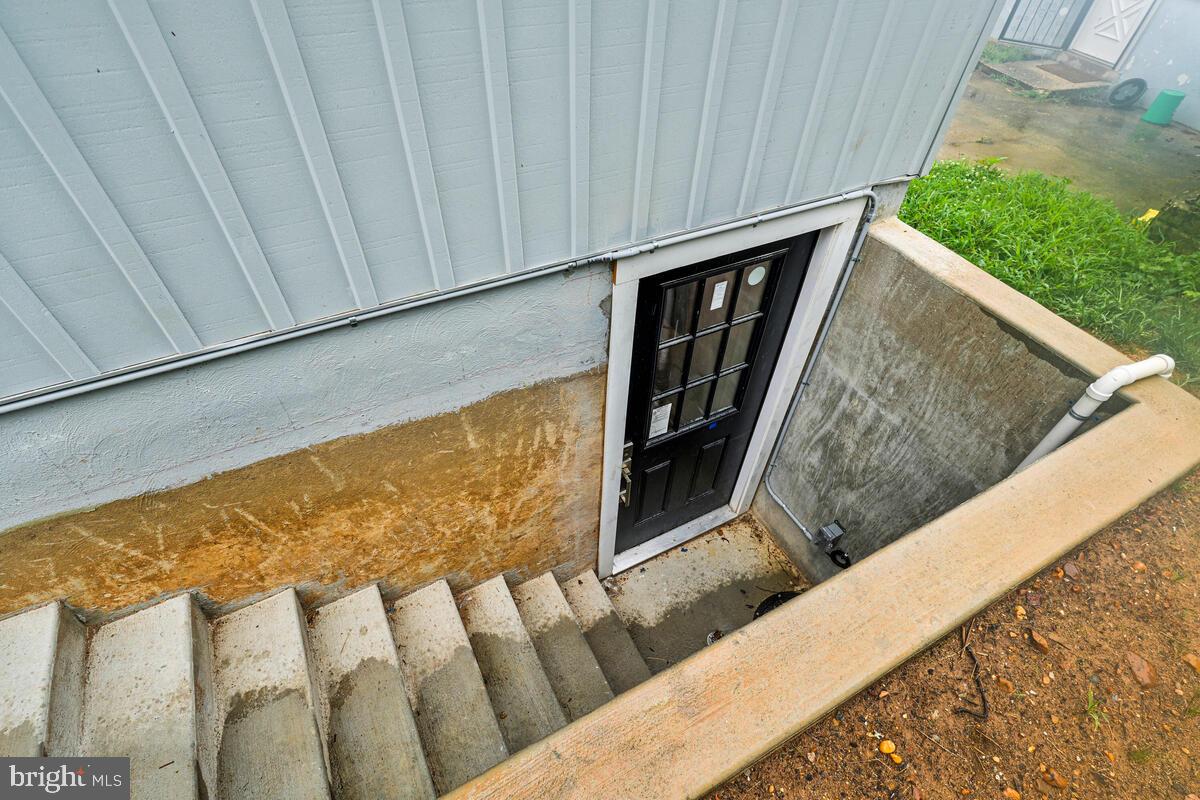 325 - B WINSLOW ROAD