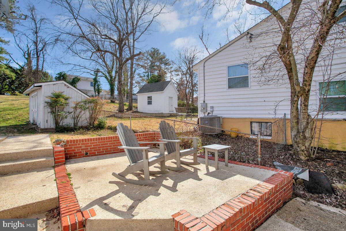 325 - B WINSLOW ROAD