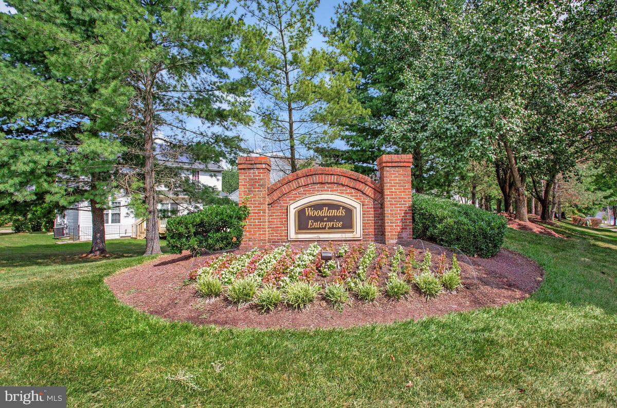 9606 CEDAR CREST WAY
