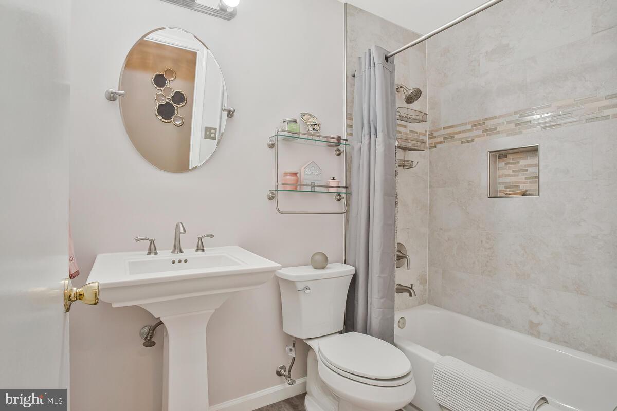 2543 ANN ARBOR LANE