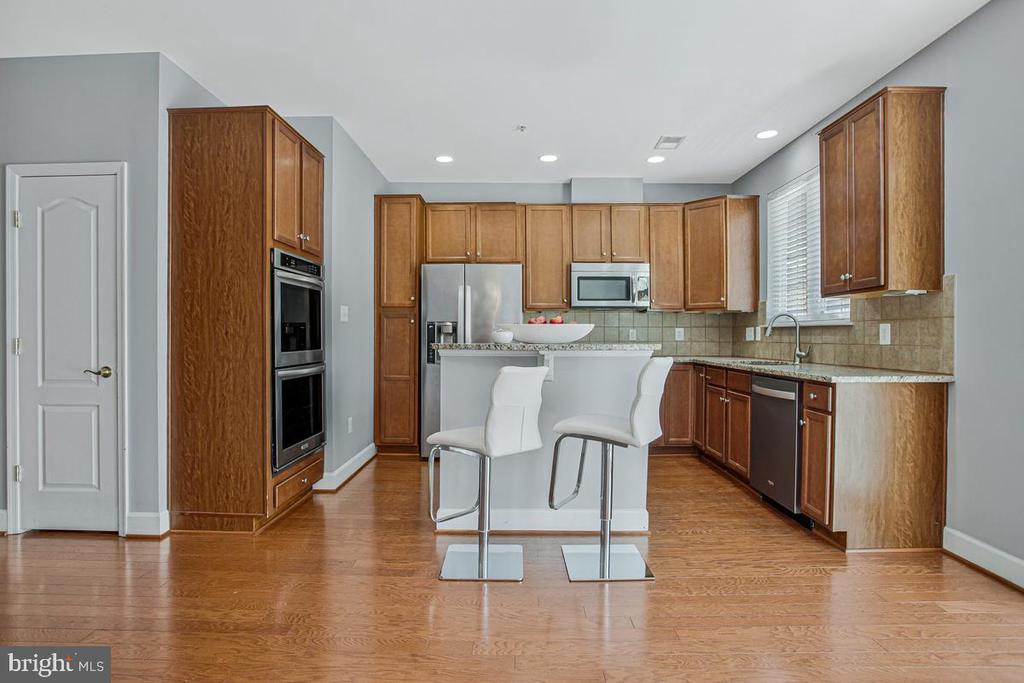 505 JURGENSEN PL