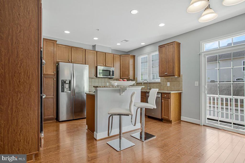 505 JURGENSEN PL