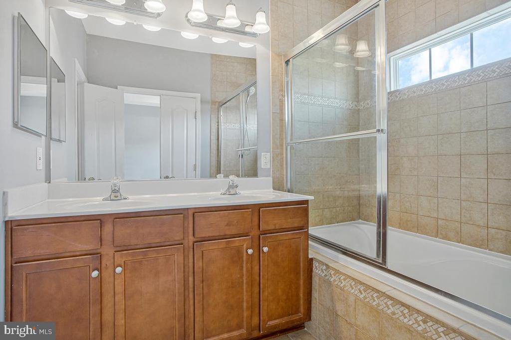505 JURGENSEN PL