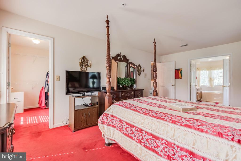 2001 CLEARWOOD DRIVE