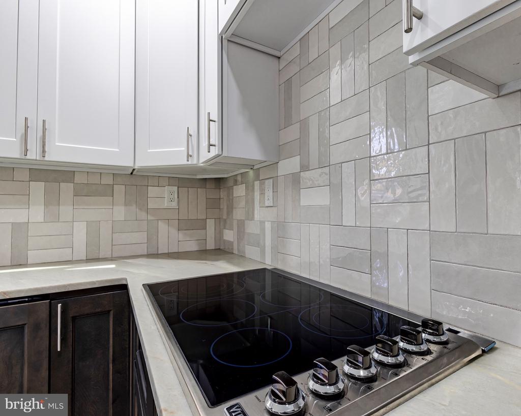 85 N LOCUST AVENUE