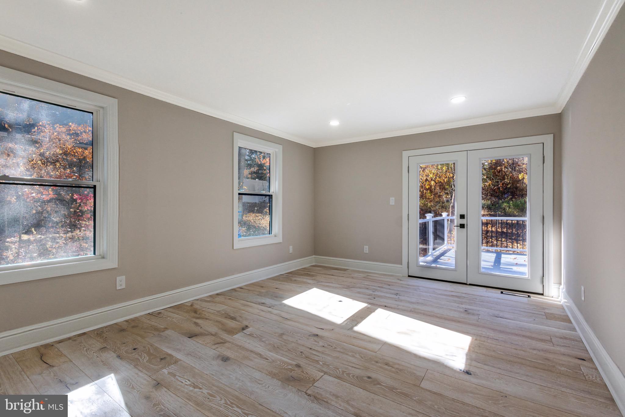 85 N LOCUST AVENUE