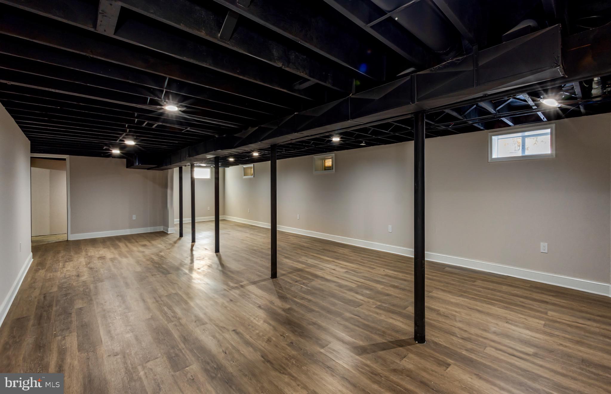 85 N LOCUST AVENUE