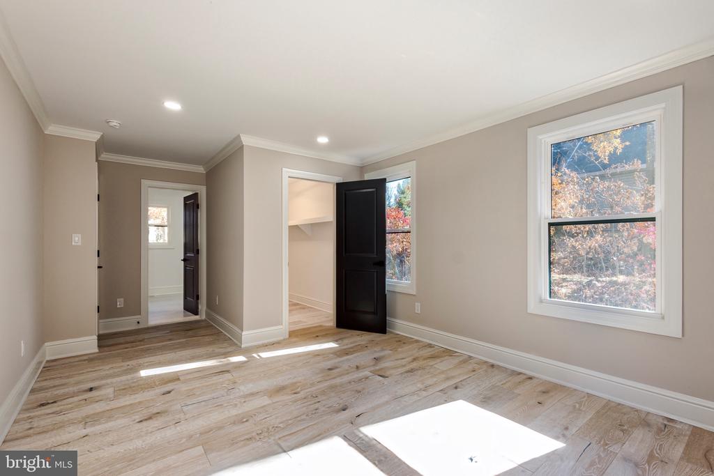 85 N LOCUST AVENUE