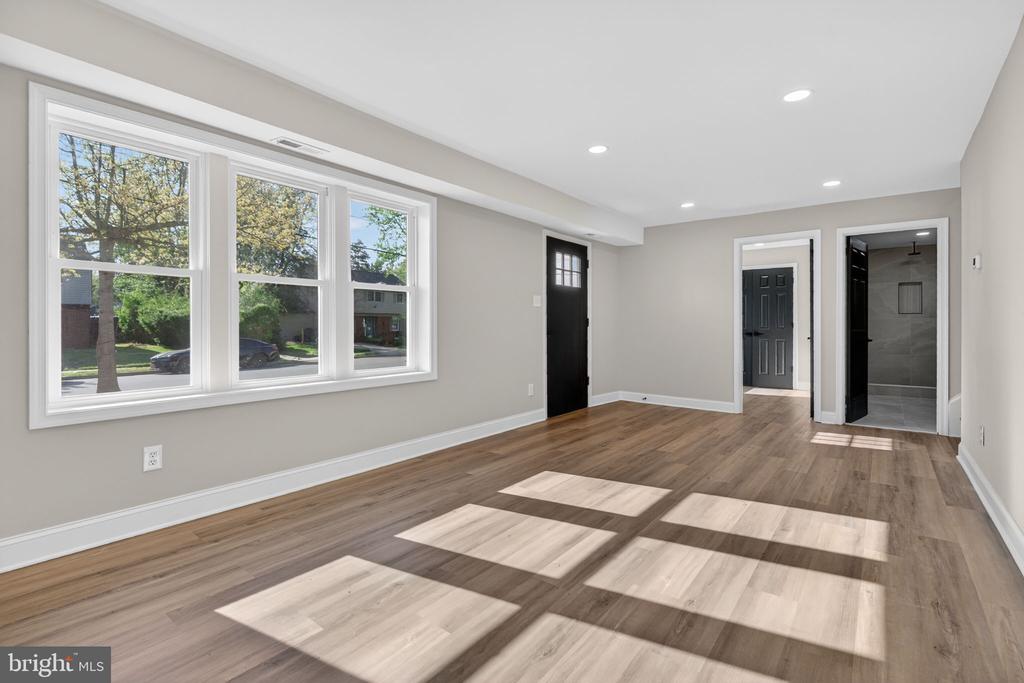 16 BRIARCLIFF ROAD