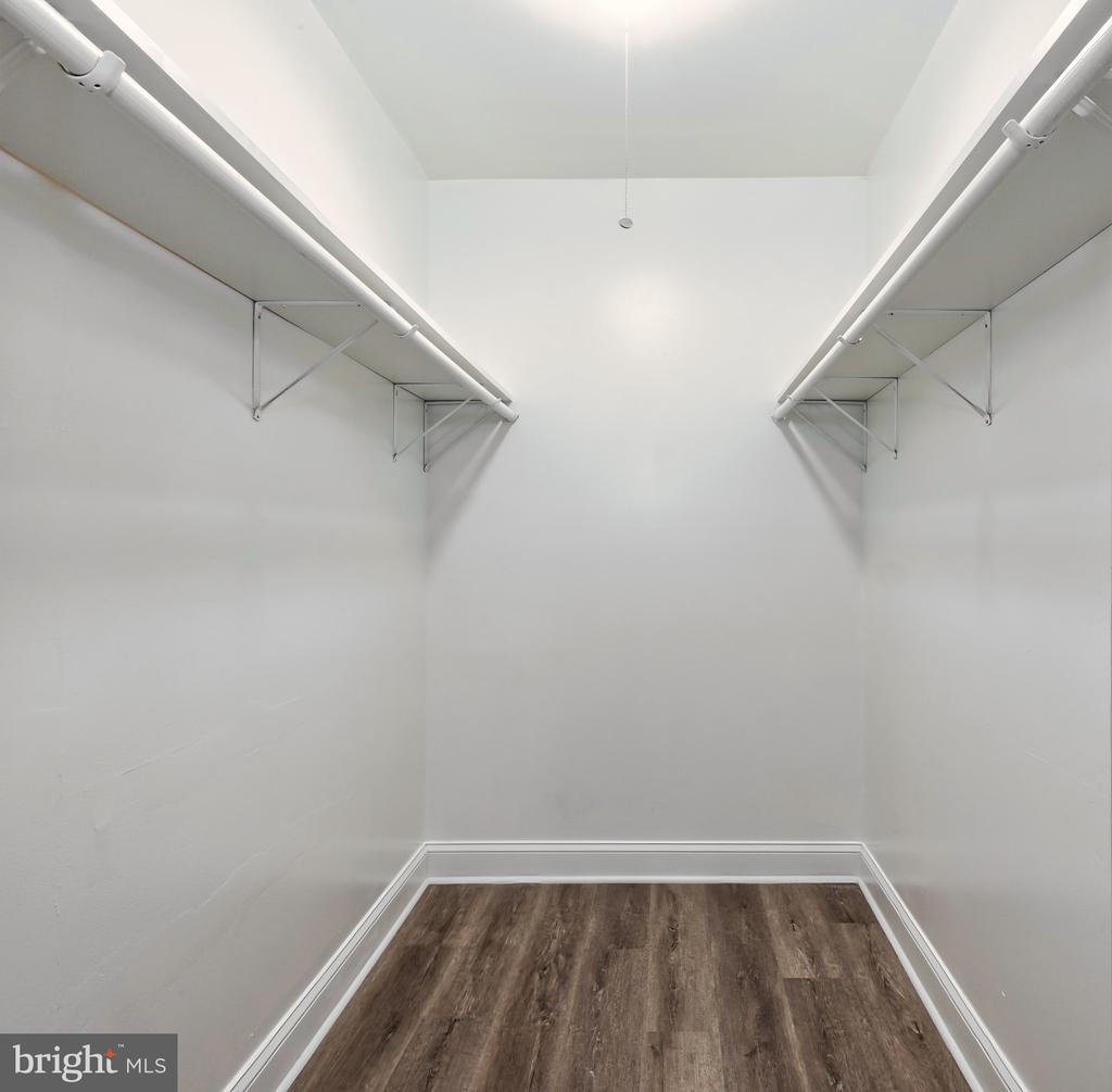 1303 HAWTHORNE COURT