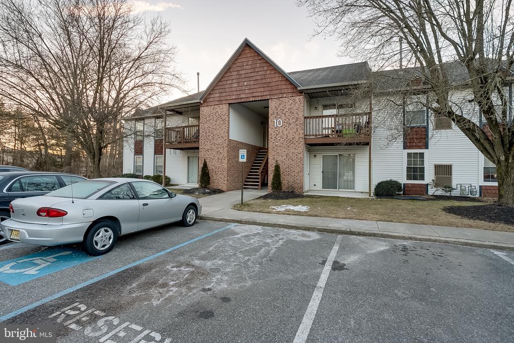 106 CLAIRE COURT