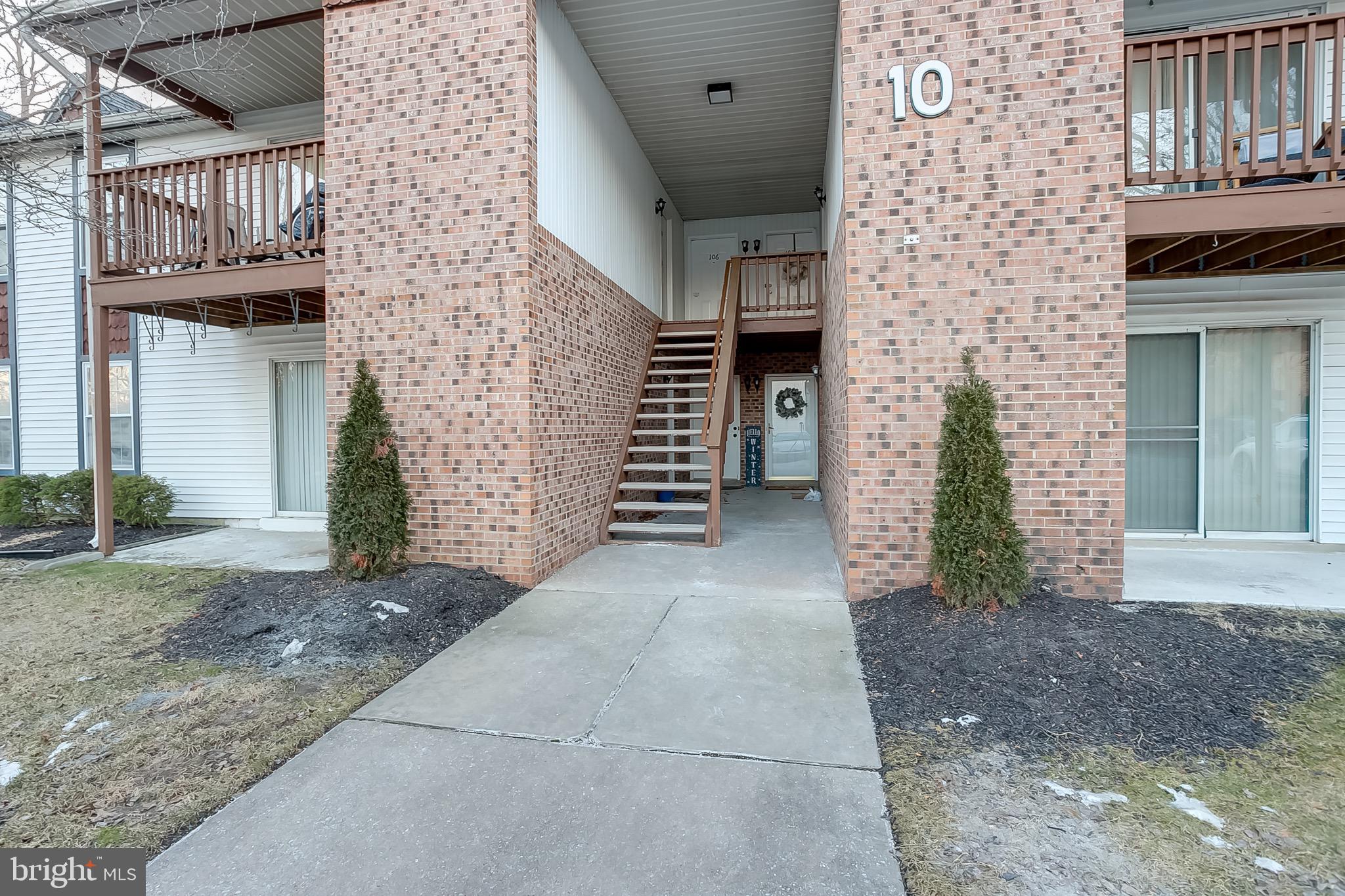 106 CLAIRE COURT