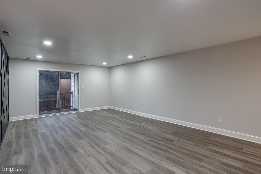 106 CLAIRE COURT