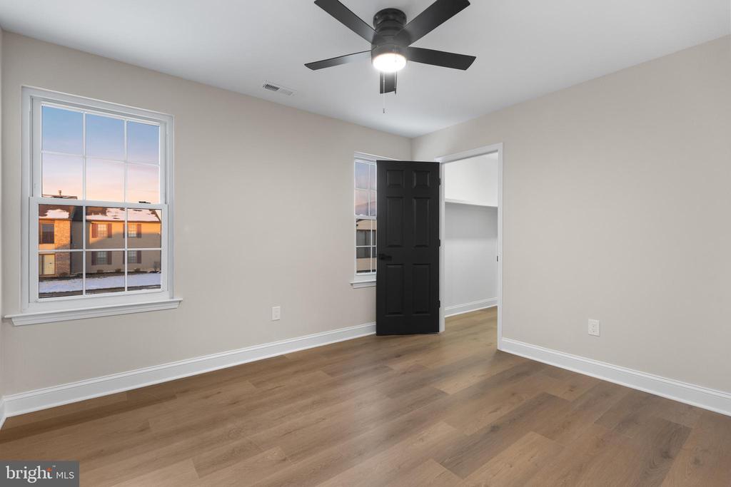 4 KENT PLACE