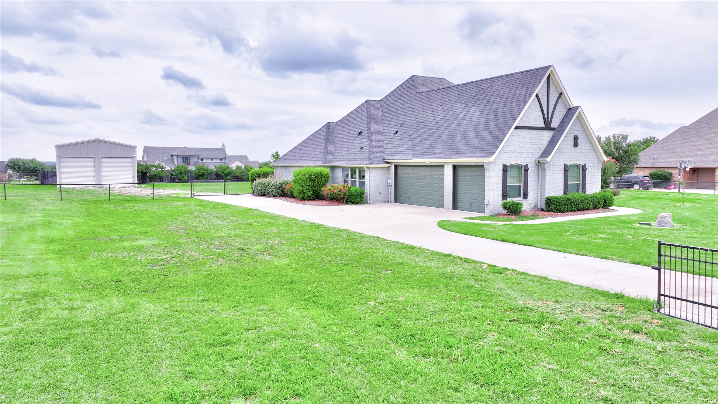 300 S Point Court