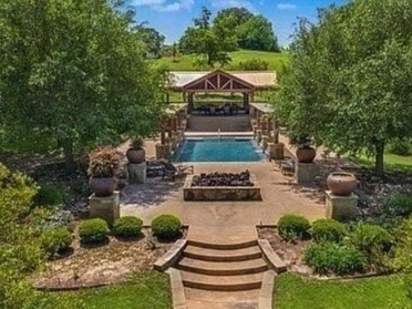 5395 Lago Vista Drive