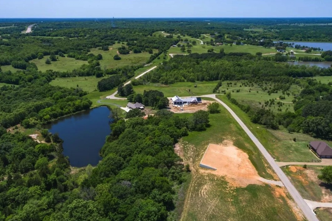 5395 Lago Vista Drive